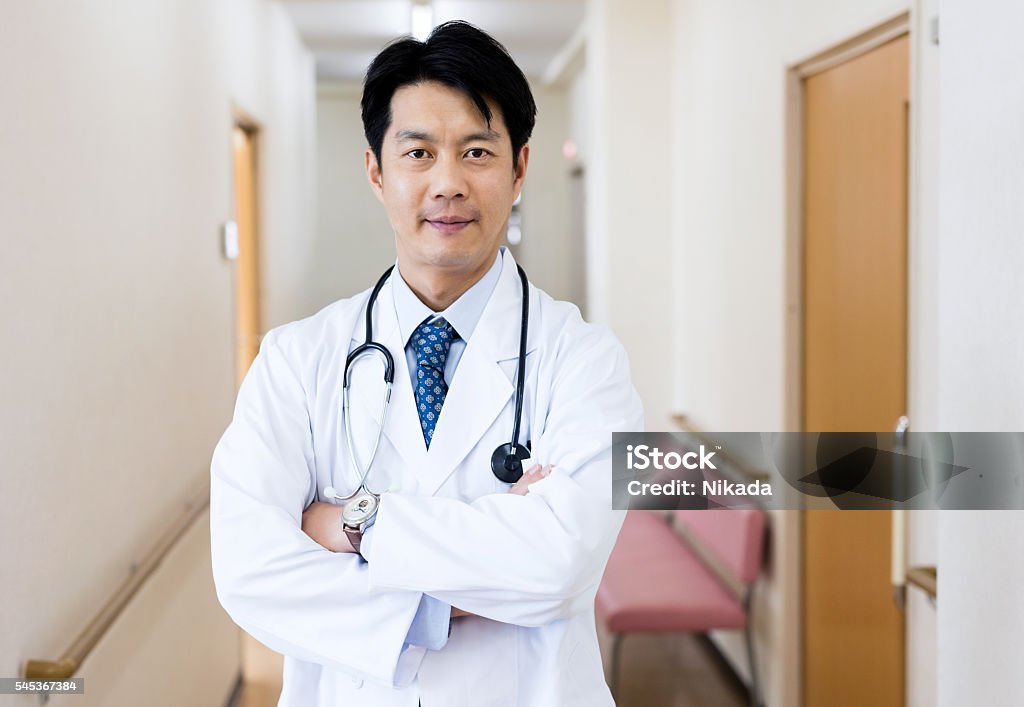 Dr. Kenji Takamura — Diretor Clínico